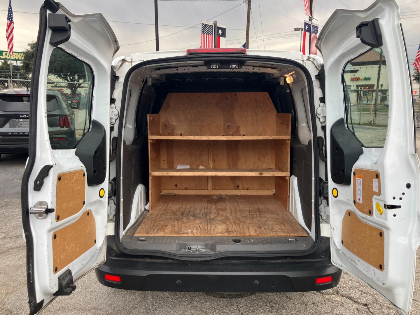 2019 White /Gray Ford Transit Connect Cargo Van XLT LWB w/Rear Liftgate (NM0LS7F28K1) with an 2.5L L4 DOHC 16V engine, 6A transmission, located at 1842 Wirt Road, Houston, TX, 77055, (713) 973-3903, 29.805330, -95.484787 - Photo#8